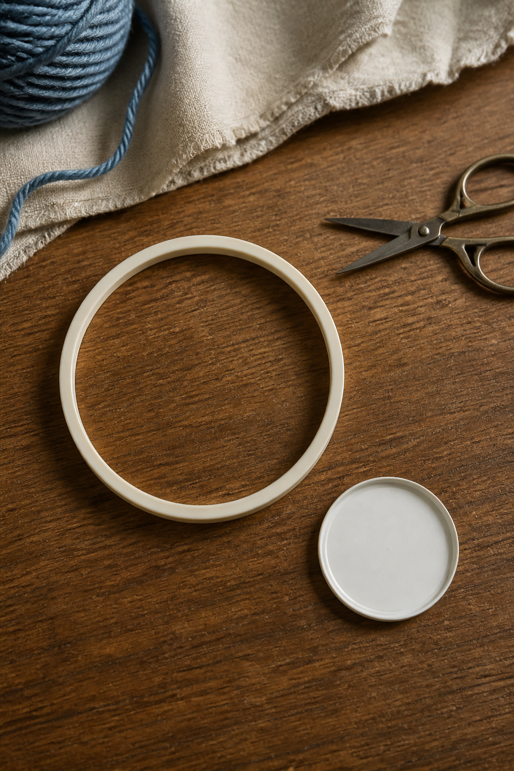 bare plastic ring for a recycled crochet bag handle